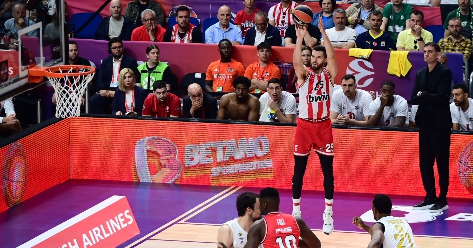 c3b36e70 peters olympiacos fener