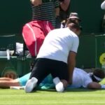 df1b0fc6 tsitsipas injury wimbledon